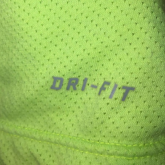 Nike Dri Fit Women’s Chartreuse Workout Running Tank Size Medium - Picture 2 of 6